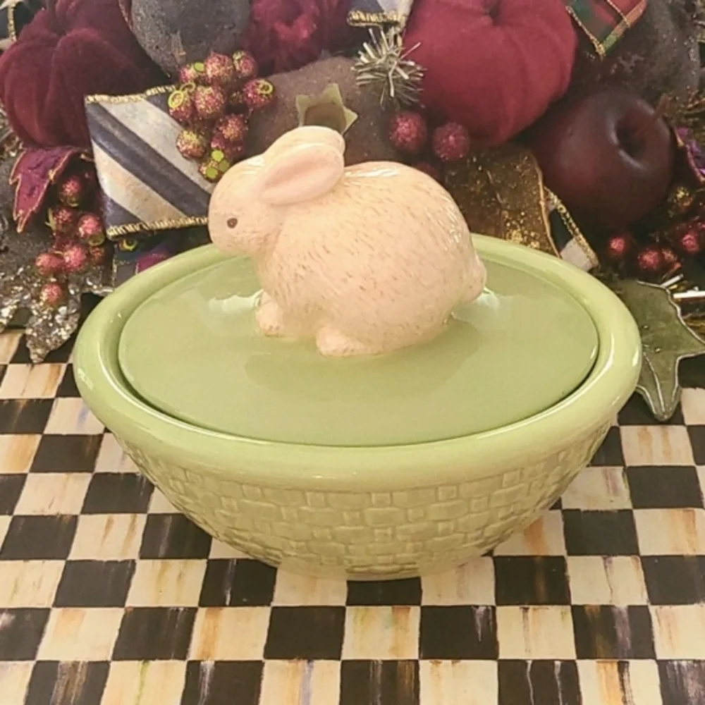 Vintage Basket Weave Bunny Rabbit Green Trinkit Candy Dish